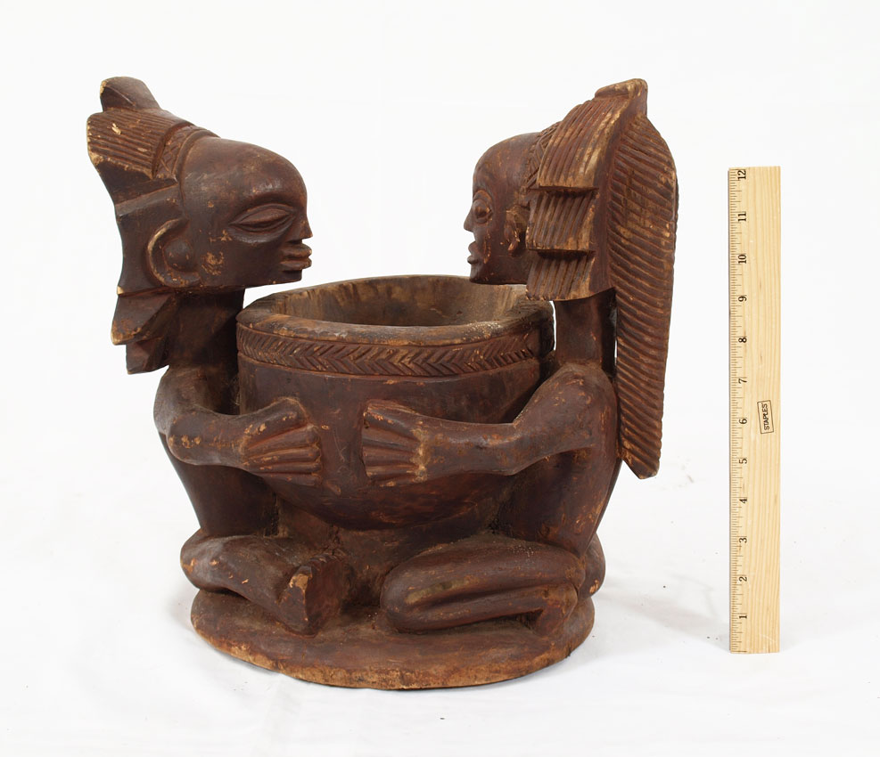 CARVED AFRICAN FIGURAL LUBA BOWL 145de4