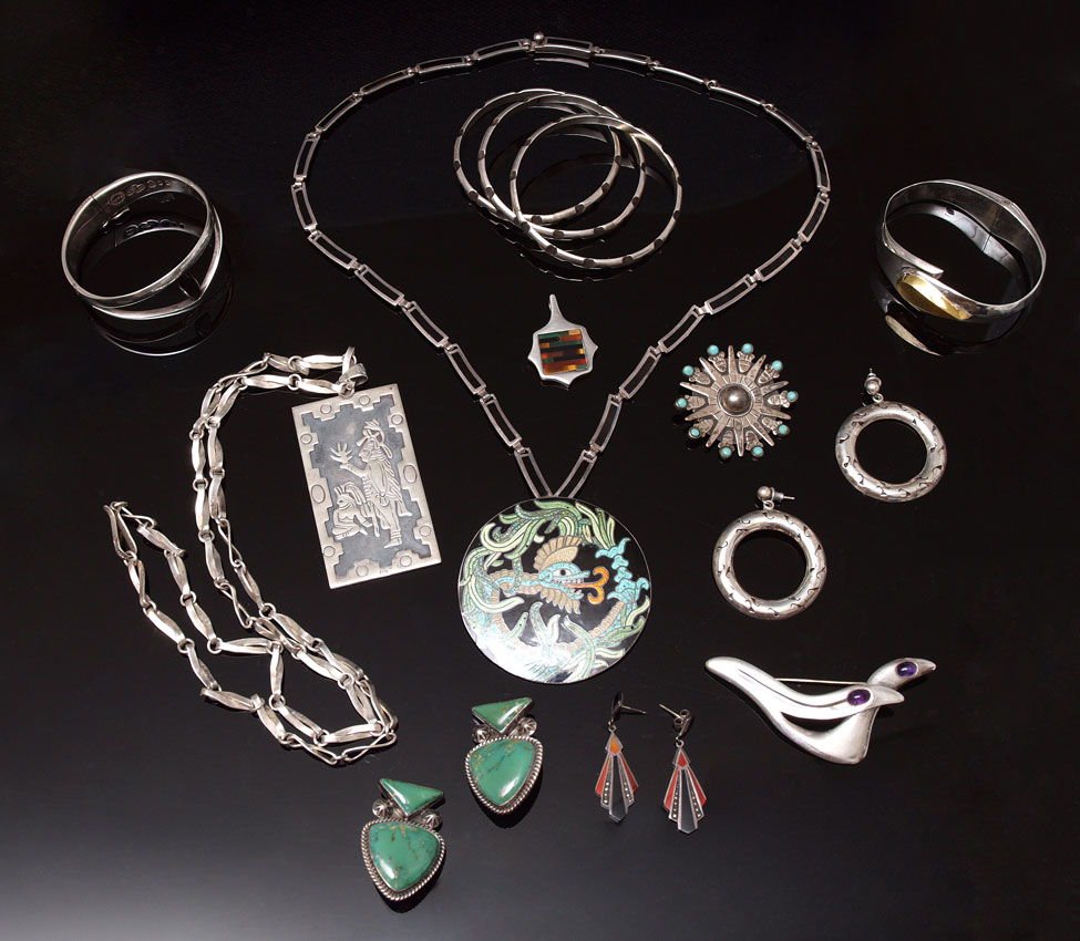 TRAY OF MEXICAN STERLING JEWELRY  145dee