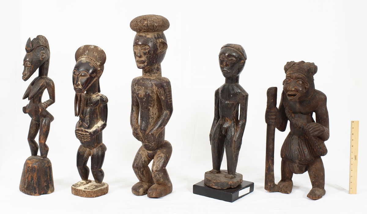 5 MIXED CARVED AFRICAN FIGURINES  145e2b