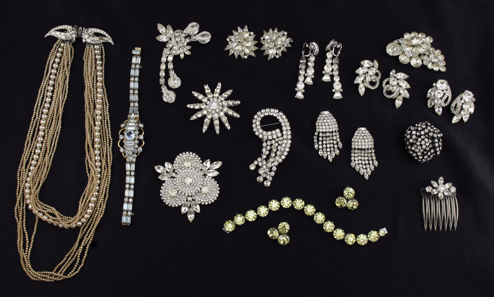 ESTATE VINTAGE COSTUME JEWELRY  145ff2