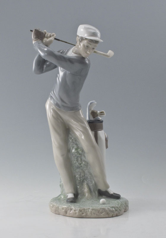 LLADRO PORCELAIN FIGURINE: GOLFER