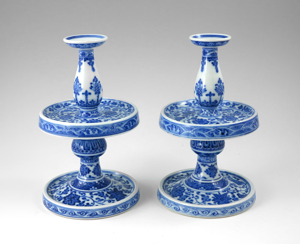 PAIR CHINESE BLUE AND WHITE PORCELAIN 1460ff