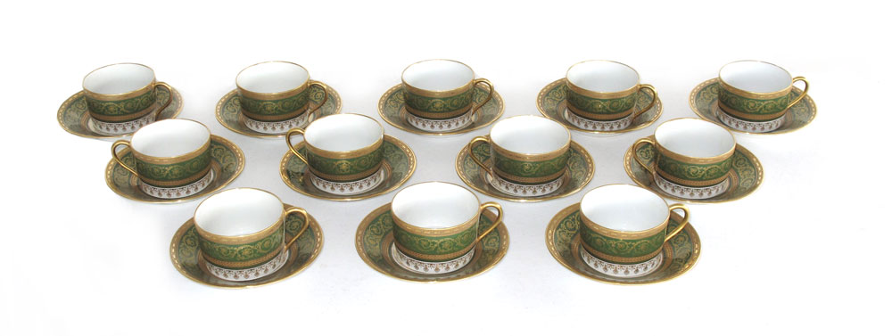 FRENCH LIMOGES CUPS SAUCERS  146110