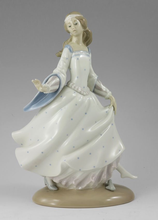 LLADRO PORCELAIN FIGURINE CINDERELLA