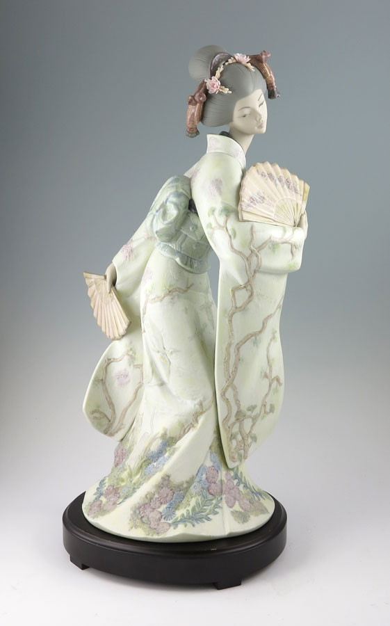 LLADRO PORCELAIN FIGURINE JAPANESE