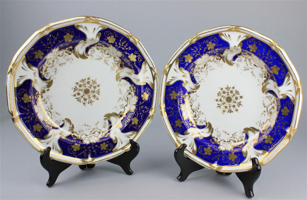 PAIR OF DAVENPORT BLUE GROUND SOUP 146333