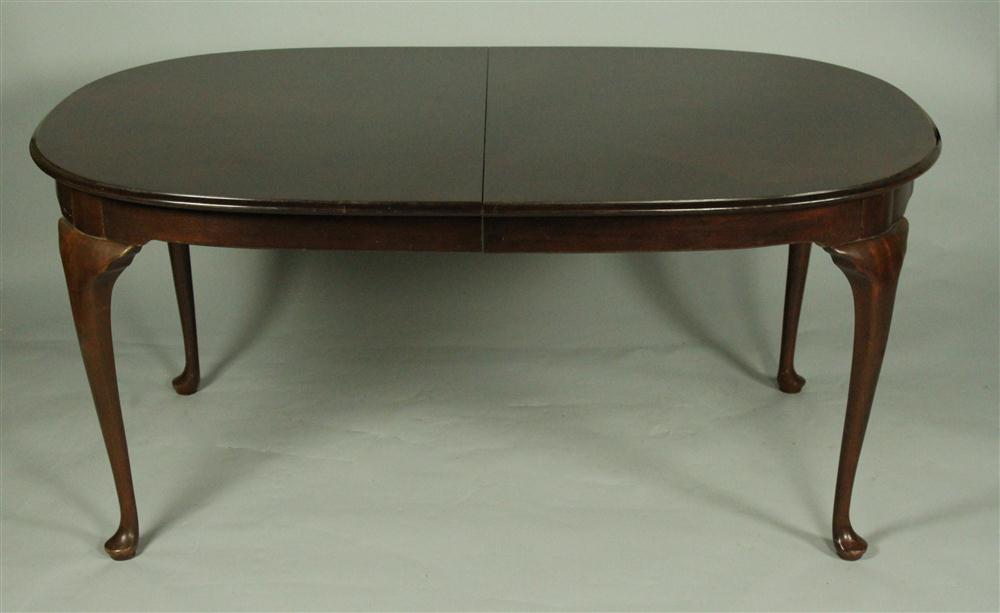 QUEEN ANNE STYLE MAHOGANY DINING 14649a