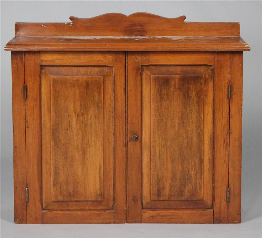 AMERICAN PINE HANGING WALL CUPBOARD 1464b2