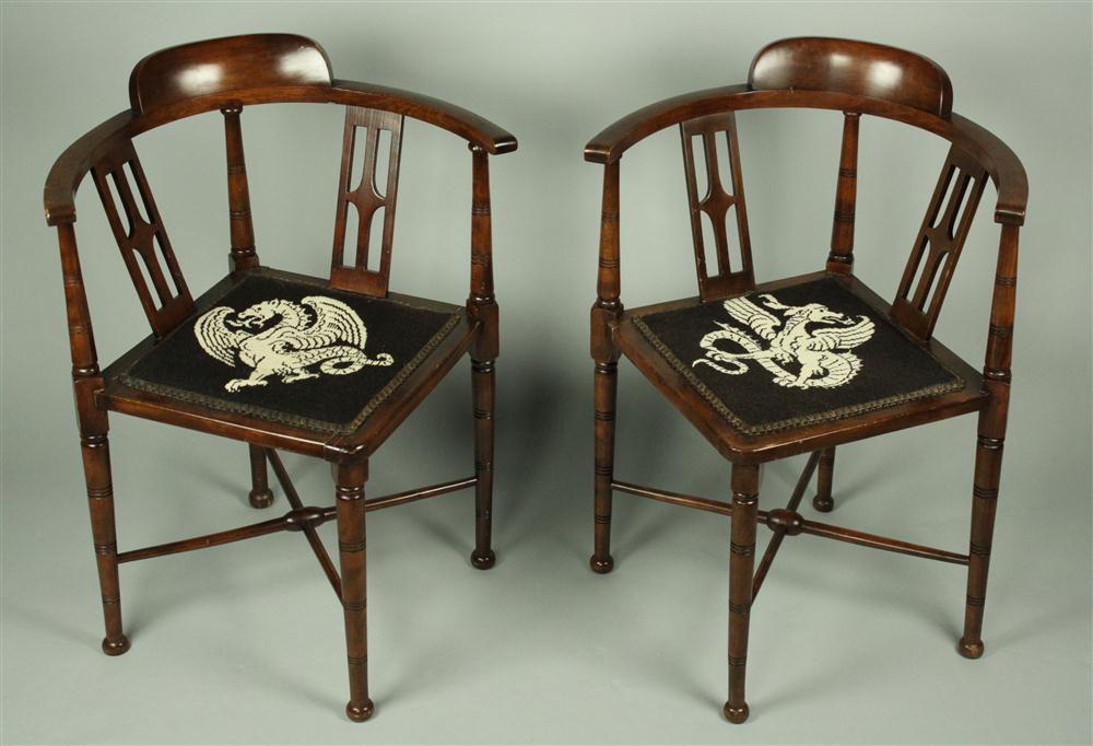 PAIR OF EDWARDIAN MAHOGANY CORNER 1464be