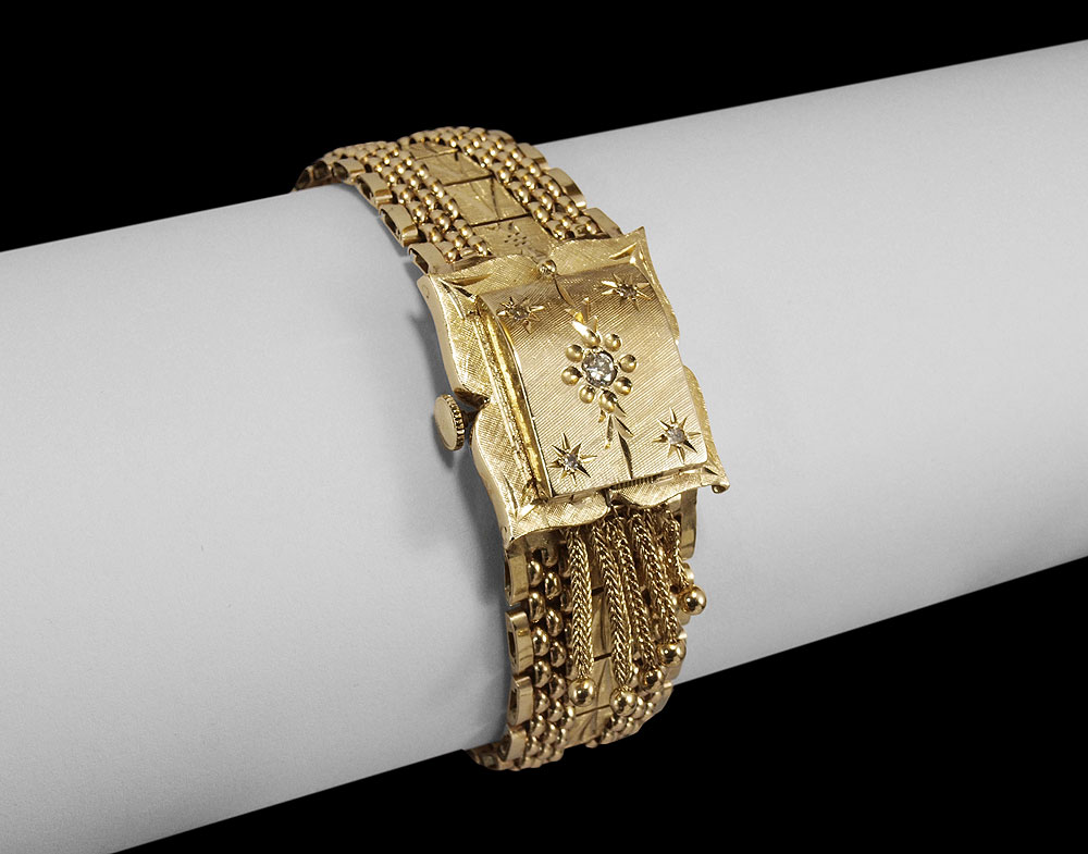 14K GOLD ETRUSCAN COVERED WRISTWATCH: