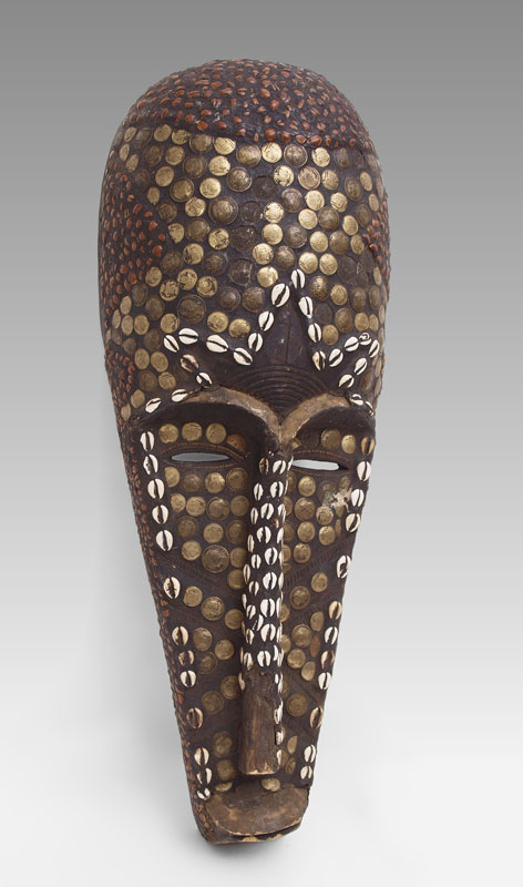 CARVED AFRICAN FANG MASK WITH COIN 14662f