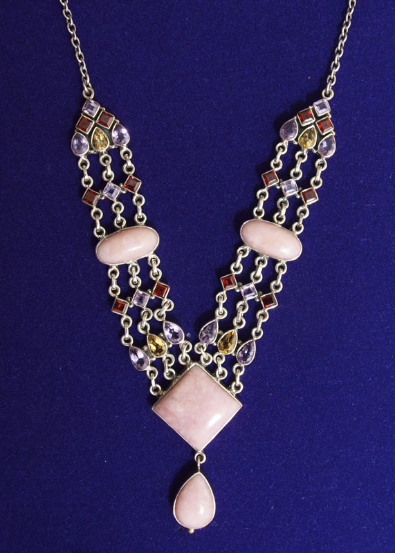 NICKY BUTLER RAJ COLLECTION NECKLACE: