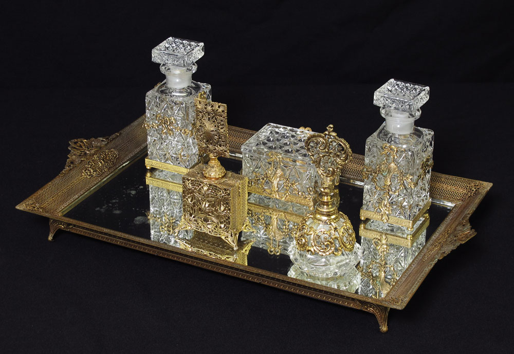 MIRRORED DRESSER TRAY AND BOTTLES  146653