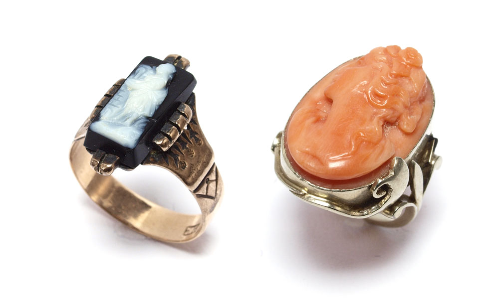 2 CARVED CAMEO RINGS: 14K rose