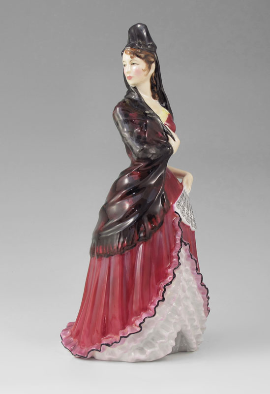 ROYAL DOULTON FIGURINE ''MANTILLA'':