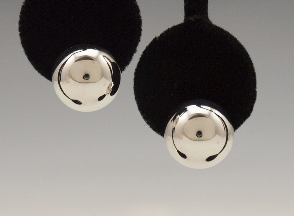 14K WHITE GOLD DOMED BUTTON EARRINGS: