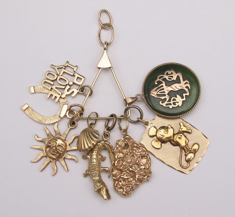 ESTATE GOLD CHARMS INCL MICKEY 14680f