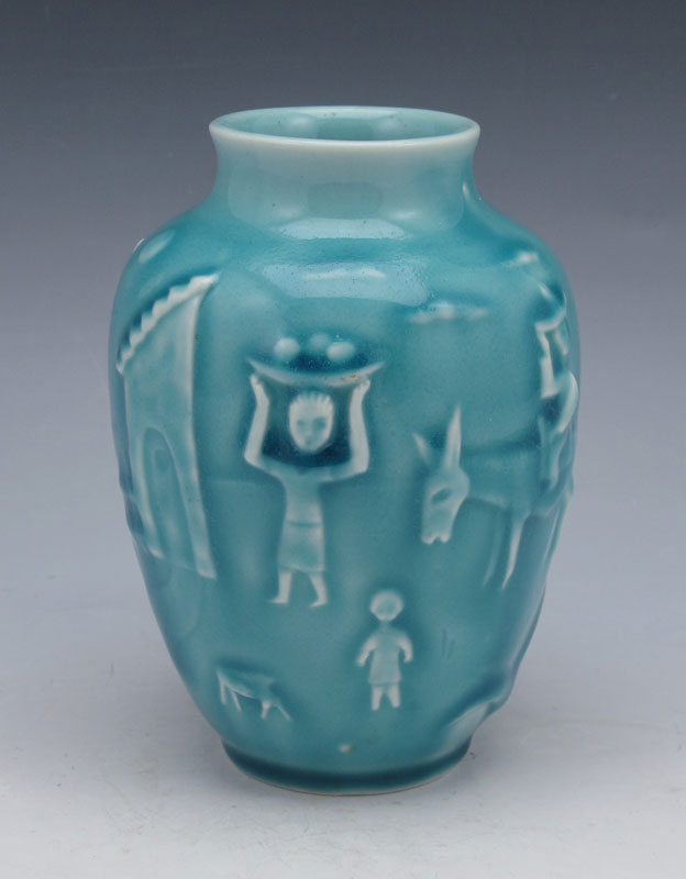 ROOKWOOD POTTERY VASE: Shape 6762