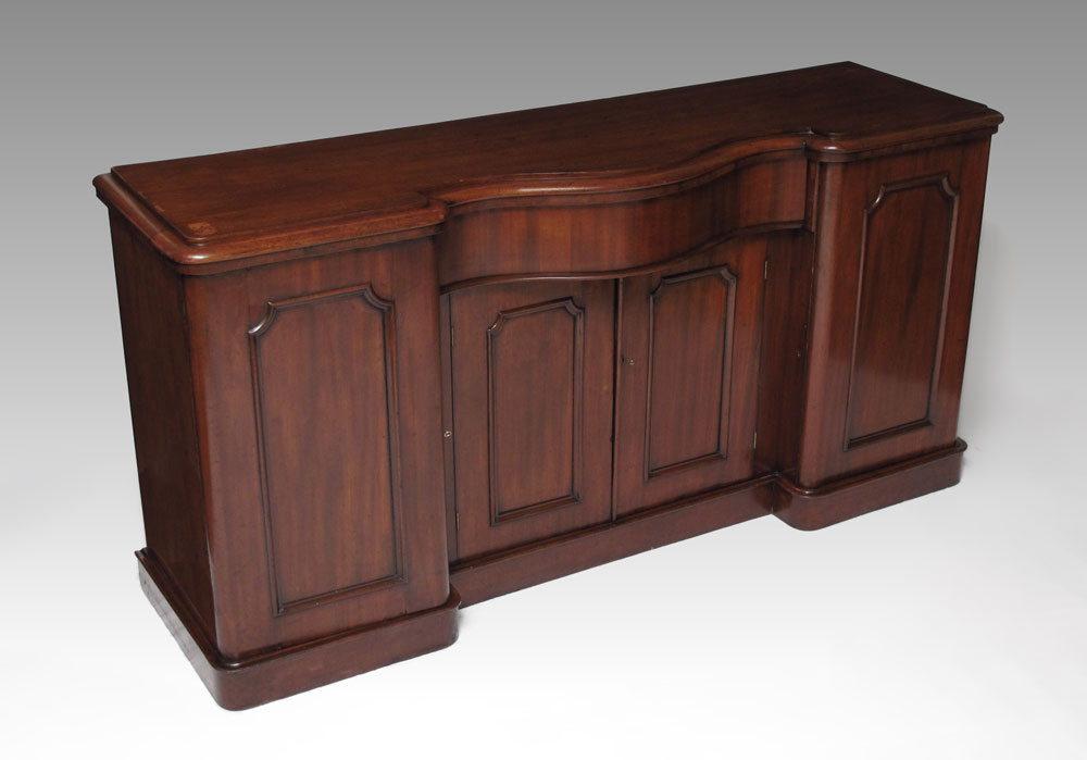 VICTORIAN MAHOGANY 4 DOOR BREAKFRONT 14685a