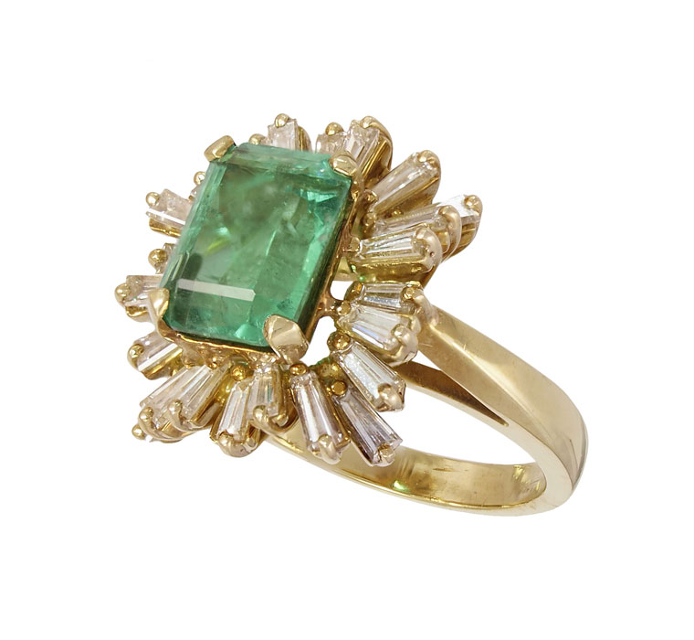 3 5 CT EMERALD RING WITH DIAMONDS  146868