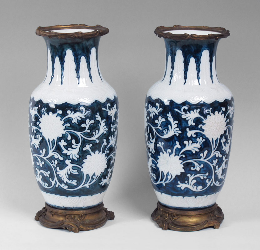 PAIR OF CHINESE BLUE AND WHITE 1468b5