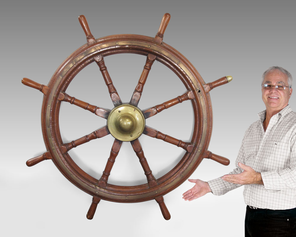 ANTIQUE WOOD AND BRASS SHIPS WHEEL: