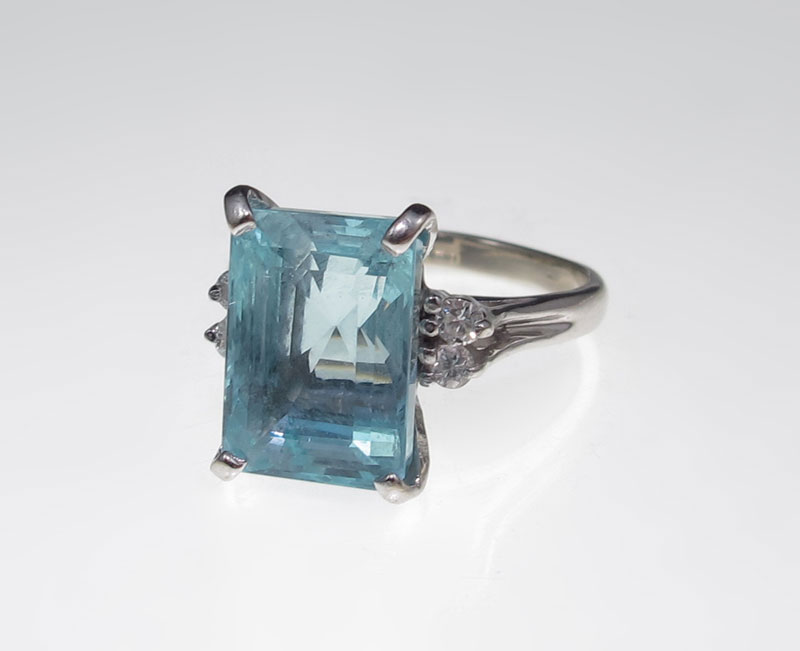 5 52 CT AQUAMARINE RING 14K white 146a54