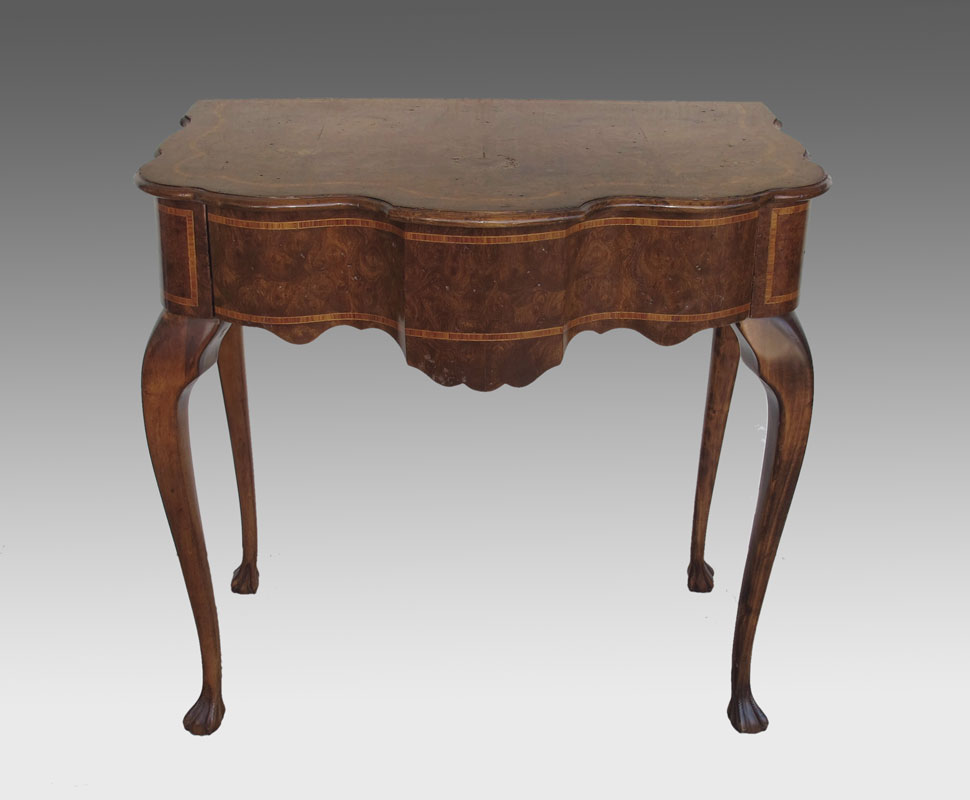 RICHLY BURLED WRITING TABLE Exaggerated 146a61