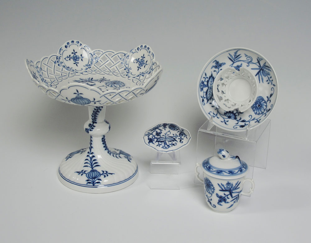 MEISSEN BLUE ONION RETICULATED 146ae0