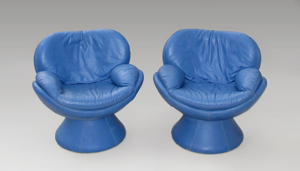 PAIR BLUE LEATHER CHAIRS: Fit like