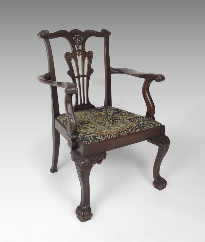 MID 19TH CENTURY CHIPPENDALE STYLE 146b49