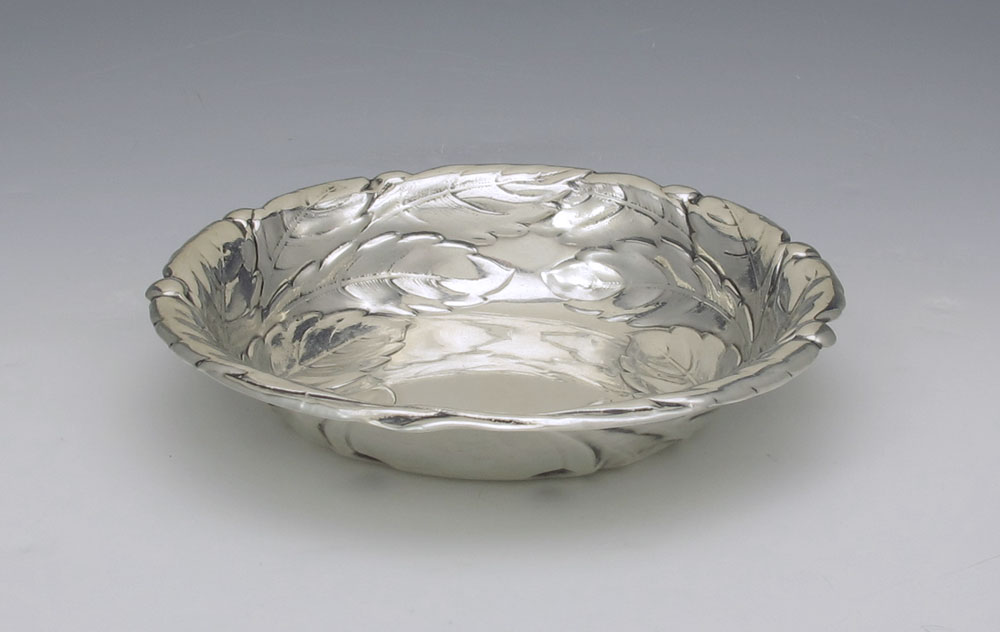 REED & BARTON FLORAL REPOUSSE BOWL: