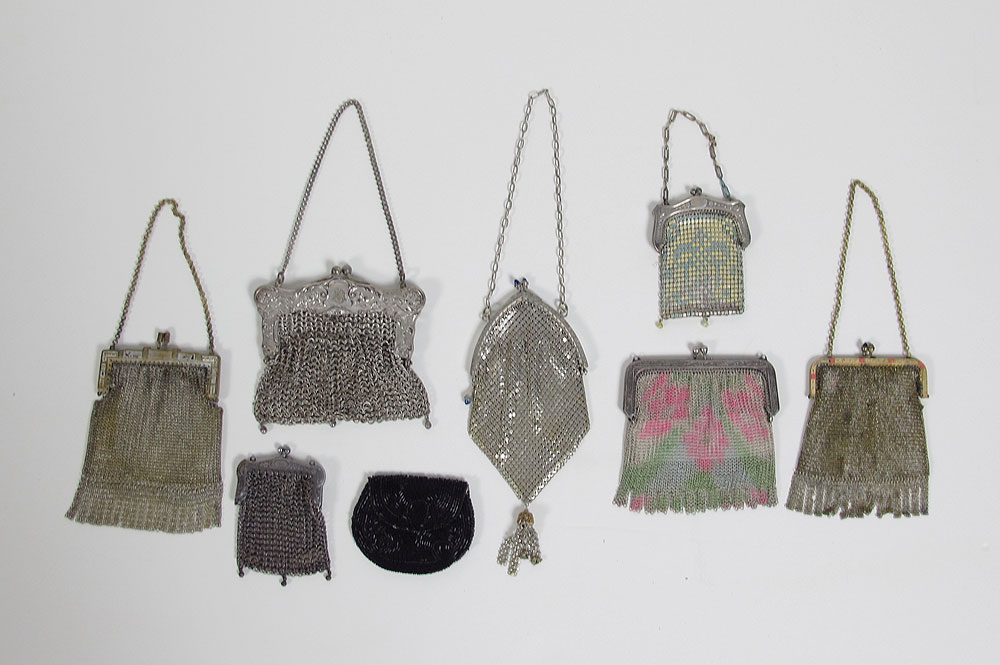 8 VINTAGE MESH COIN OR JUVENILE PURSES: