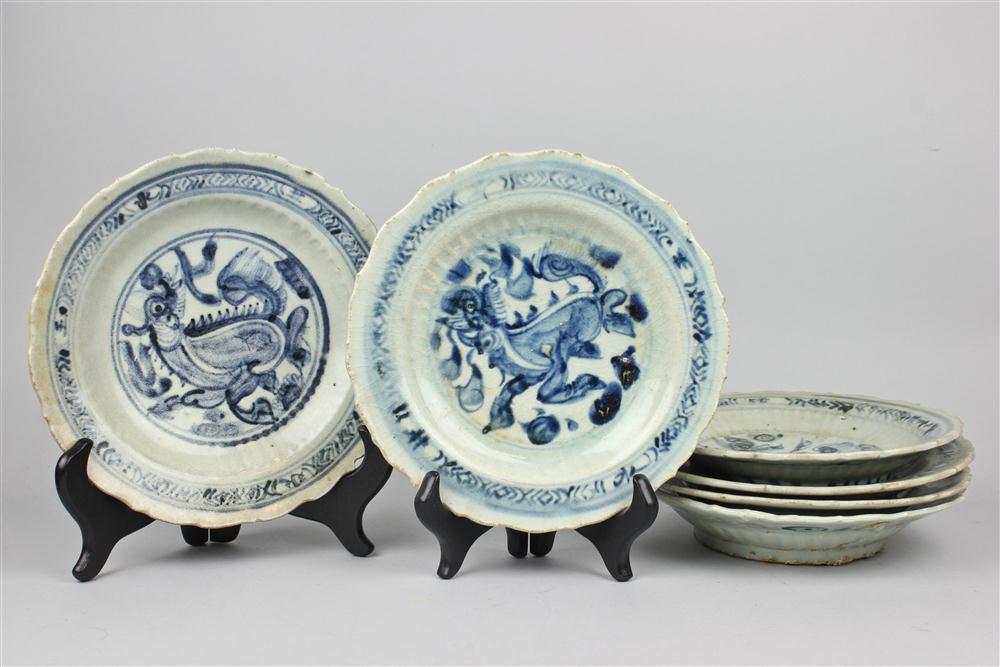 GROUP OF SIX CHINESE BLUE AND WHITE