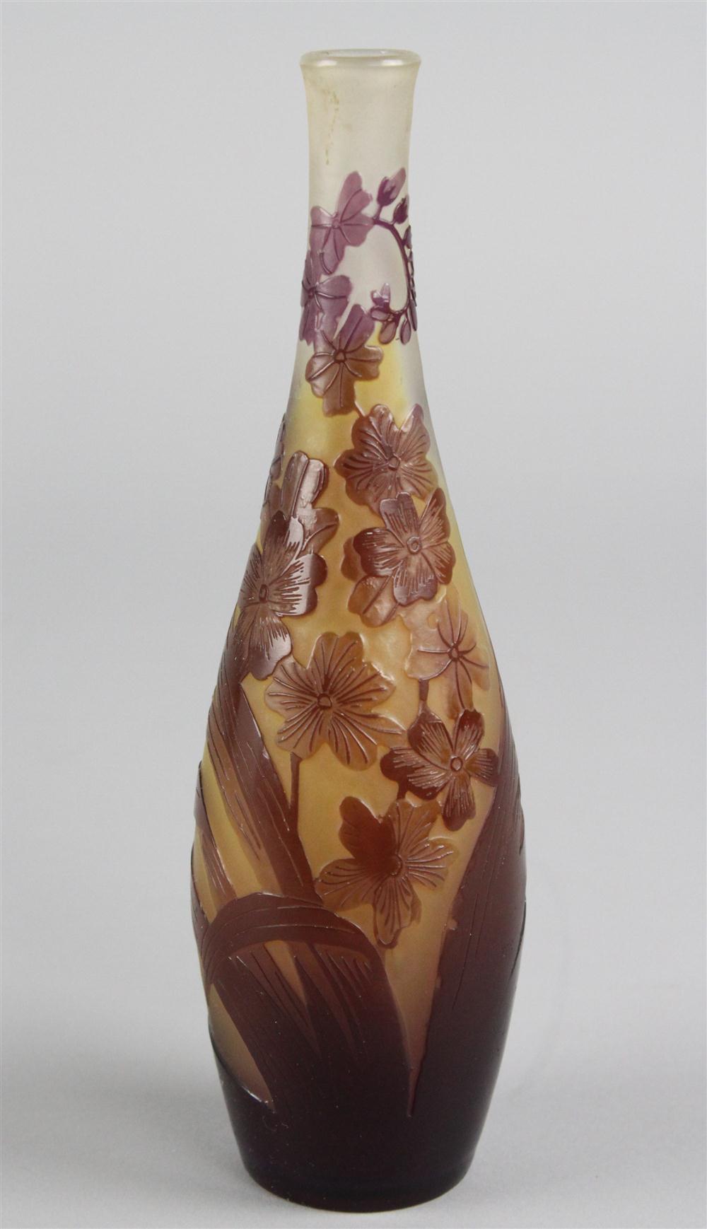 CAMEO GLASS BALUSTER BUD VASE bearing 146d6d