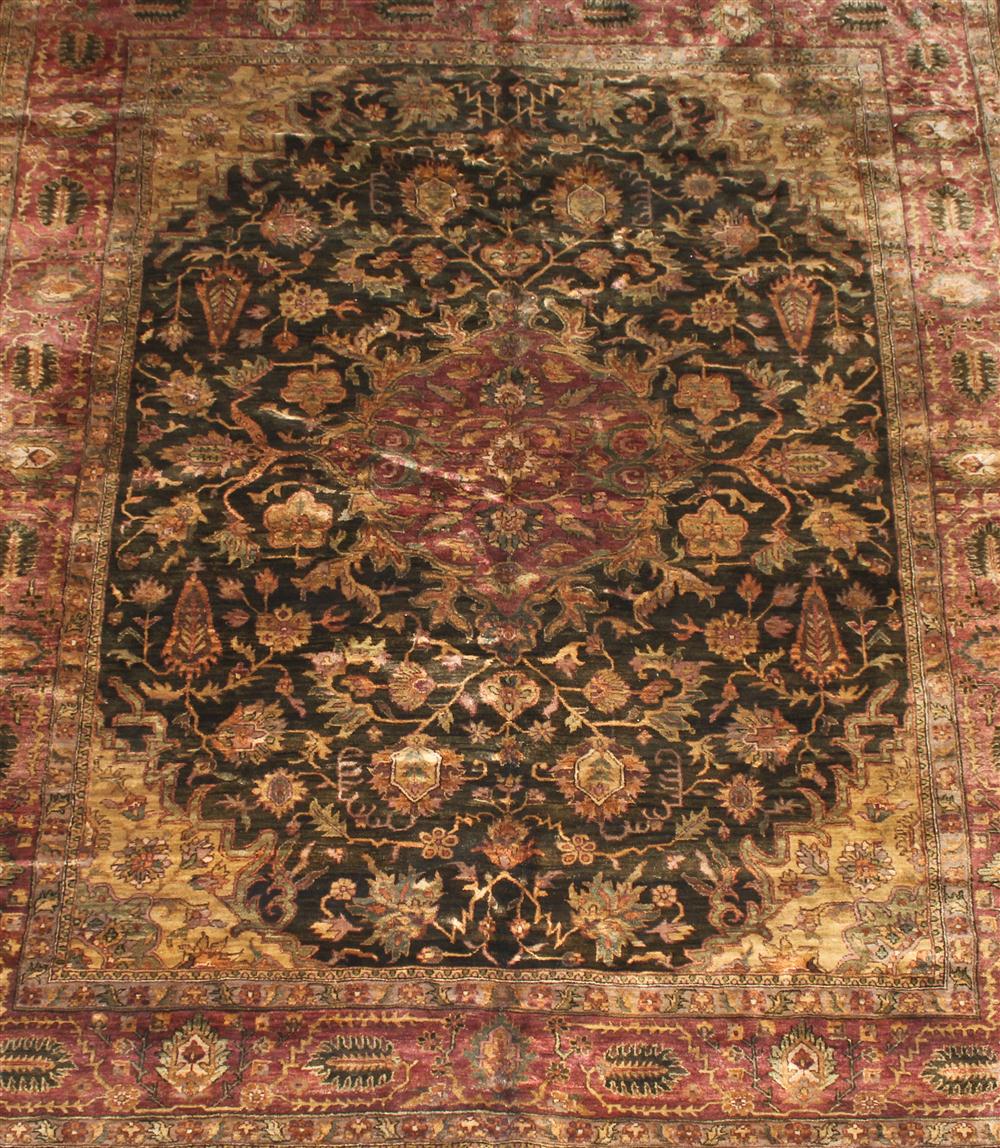 SULTANABAD RUG approx. 11' x 8'7''