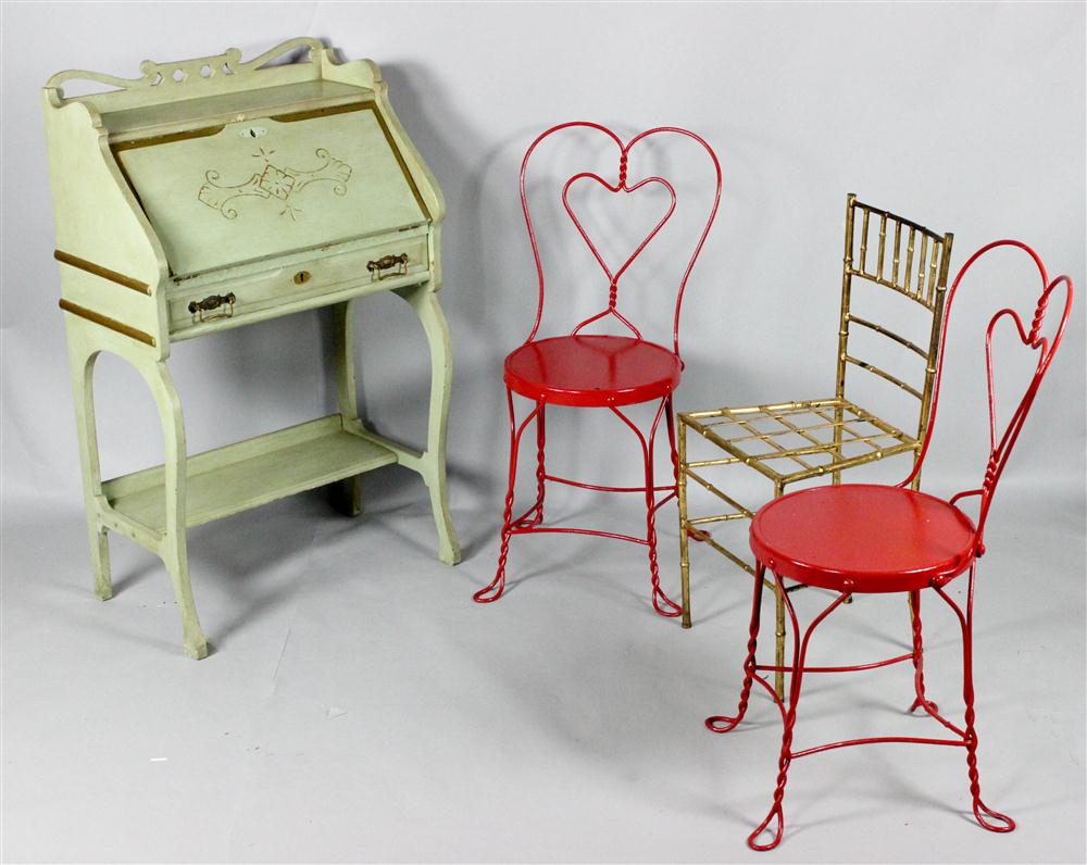PAIR OF RED PAINTED ICE CREAM CHAIRS 146eeb