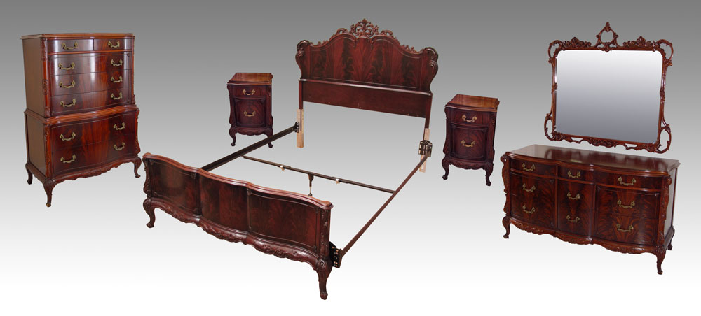 FLAME GRAIN MAHOGANY BEDROOM SUITE: