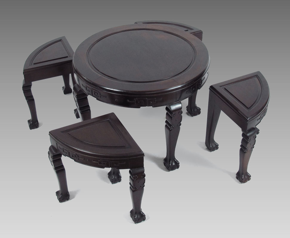 CHINESE ROSEWOOD CHOW TABLE AND 146faf