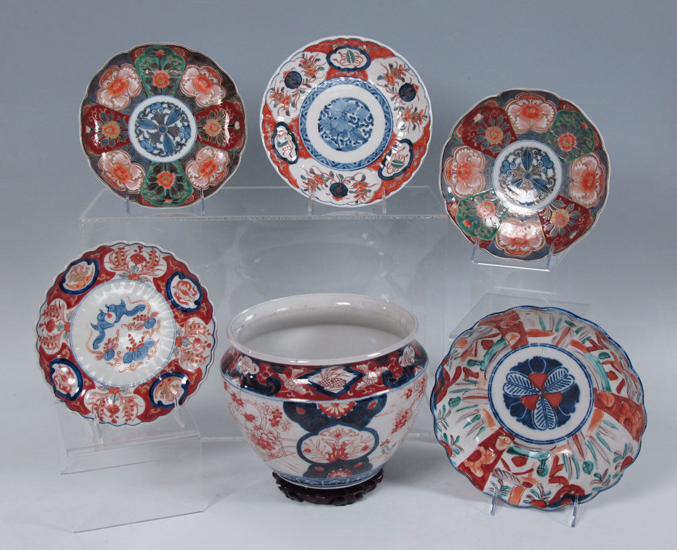 COLLECTION OF ANTIQUES IMARI BOWLS  147002