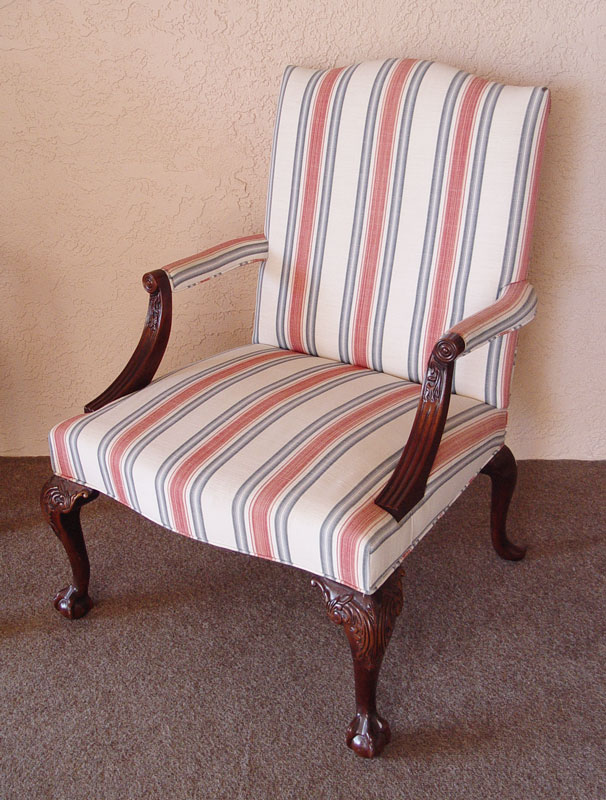 MAHOGANY FRAMED LOLLING CHAIR: