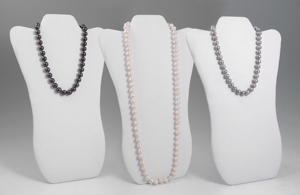 3 COLOR 3 STRANDS OF PEARL NECKLACES: