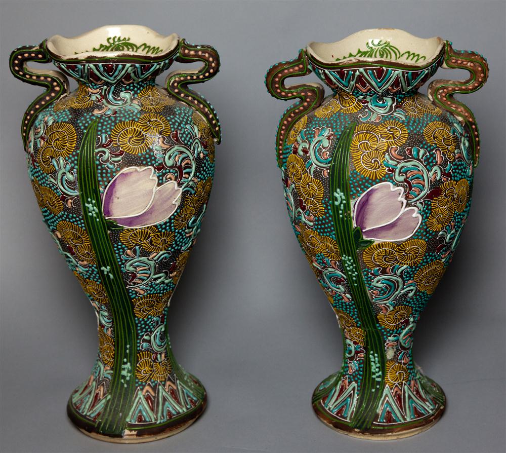 PAIR OF JAPANESE SATSUMA VASES 147122