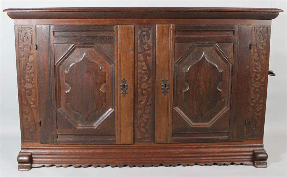 BAROQUE STYLE OAK SIDE CABINET 1471ba