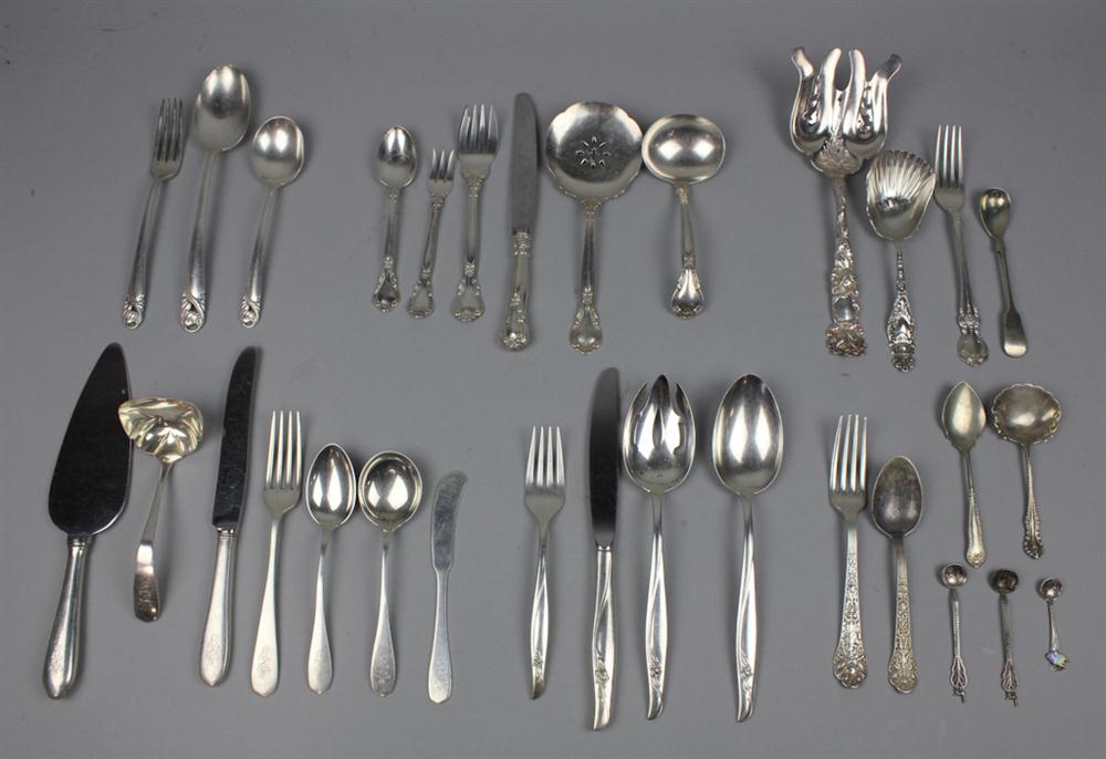 QUANTITY OF AMERICAN SILVER FLATWARE 1471e7