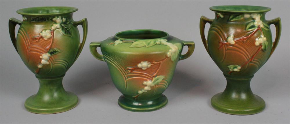 PAIR ROSEVILLE POTTERY GREEN SNOWBERRY