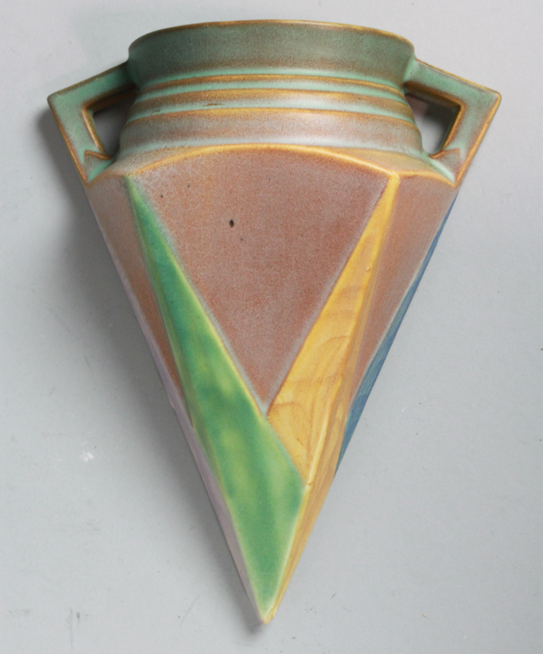 ROSEVILLE POTTERY FUTURA PATTERN