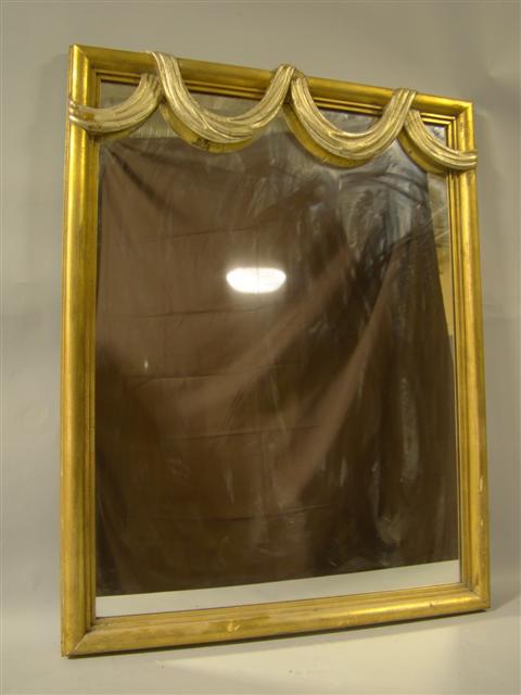 CLASSICAL STYLE GILTWOOD MIRROR