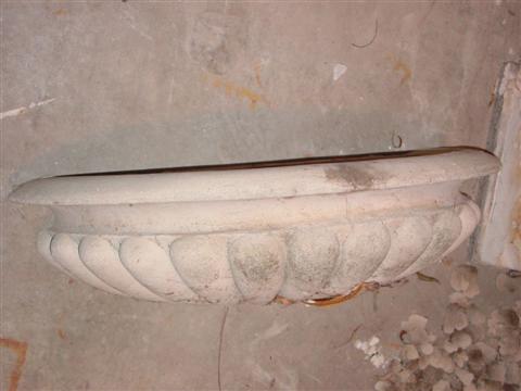 CLASSICAL CARVED STONE WALL LOBED