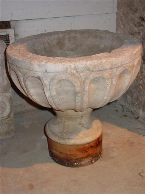 FRENCH CLASSICAL MARBLE URN prob 145300